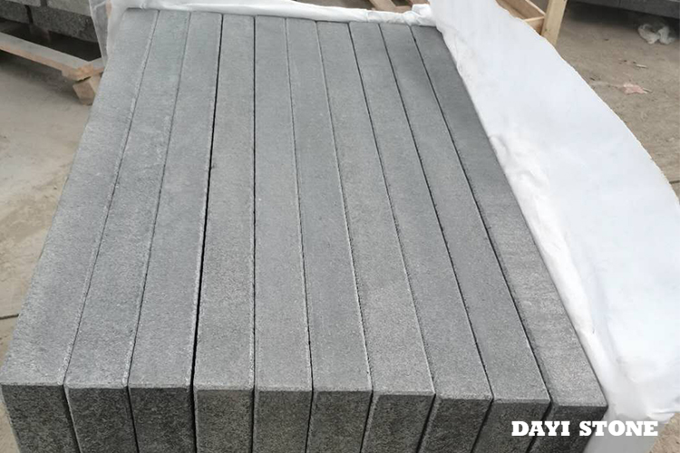 Kerbs Black Granite Stone New G684 All sides flamed bevelled 3mm 100x20x8cm - Dayi Stone